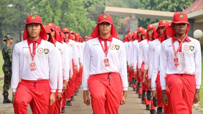 calon-paskibraka-tingkat-pusat-2024-mulai-pelatihan-lapangan-untuk-upacara-hut-ke-79-ri-di-ikn-2_169