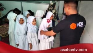 Jumat Berkah, NES Kisaran Bagikan Sembako Kepada Warga dan Anak Yatim