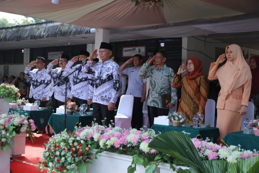 Hormati Jasa Para Guru Bupati Asahan Peringati HUT Ke-60 PGRI dan Hari Guru Nasional