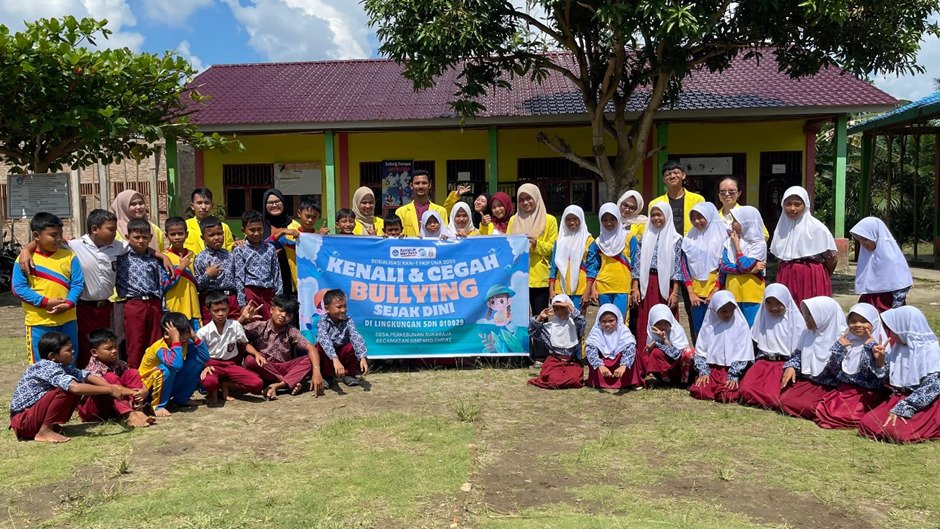 Mahasiswa FKIP UNA Ajak Siswa SD di Simpang Empat Cegah Bullying Sejak Dini