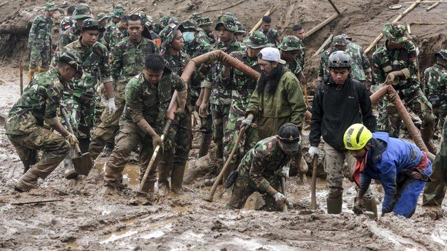 Bencana Tanah Longsor di Cisarua 23 Prajurit Marinir Gugur saat Pelaksanaan Latihan