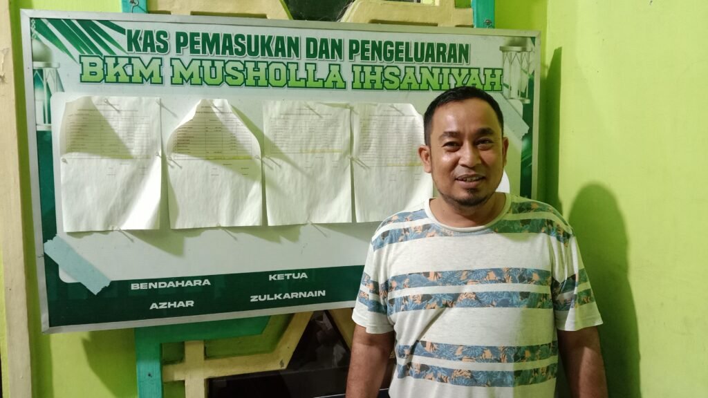 Pemadaman Listrik Akibat Black Out, Warga Gang Mangga Mengungsi Tidur di Musholla